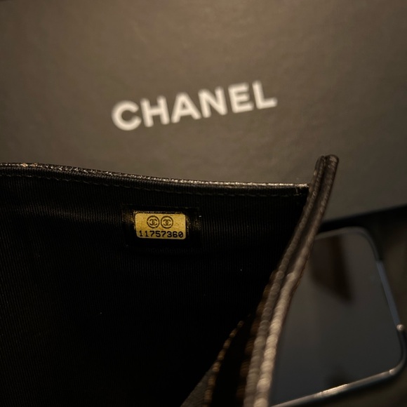 CHANEL excellent condition iridescent Wallet - Picture 8 of 9